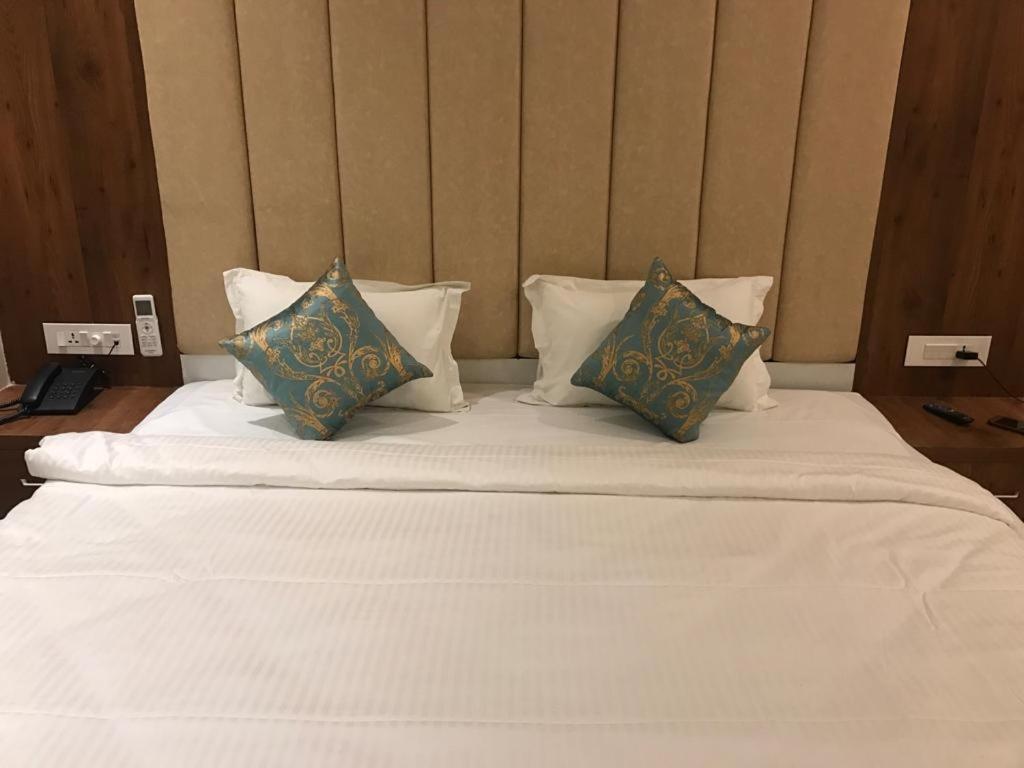 Hotel Hari Vilaas Варанаси Екстериор снимка