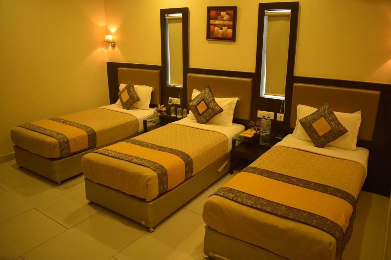 Hotel Hari Vilaas Варанаси Екстериор снимка