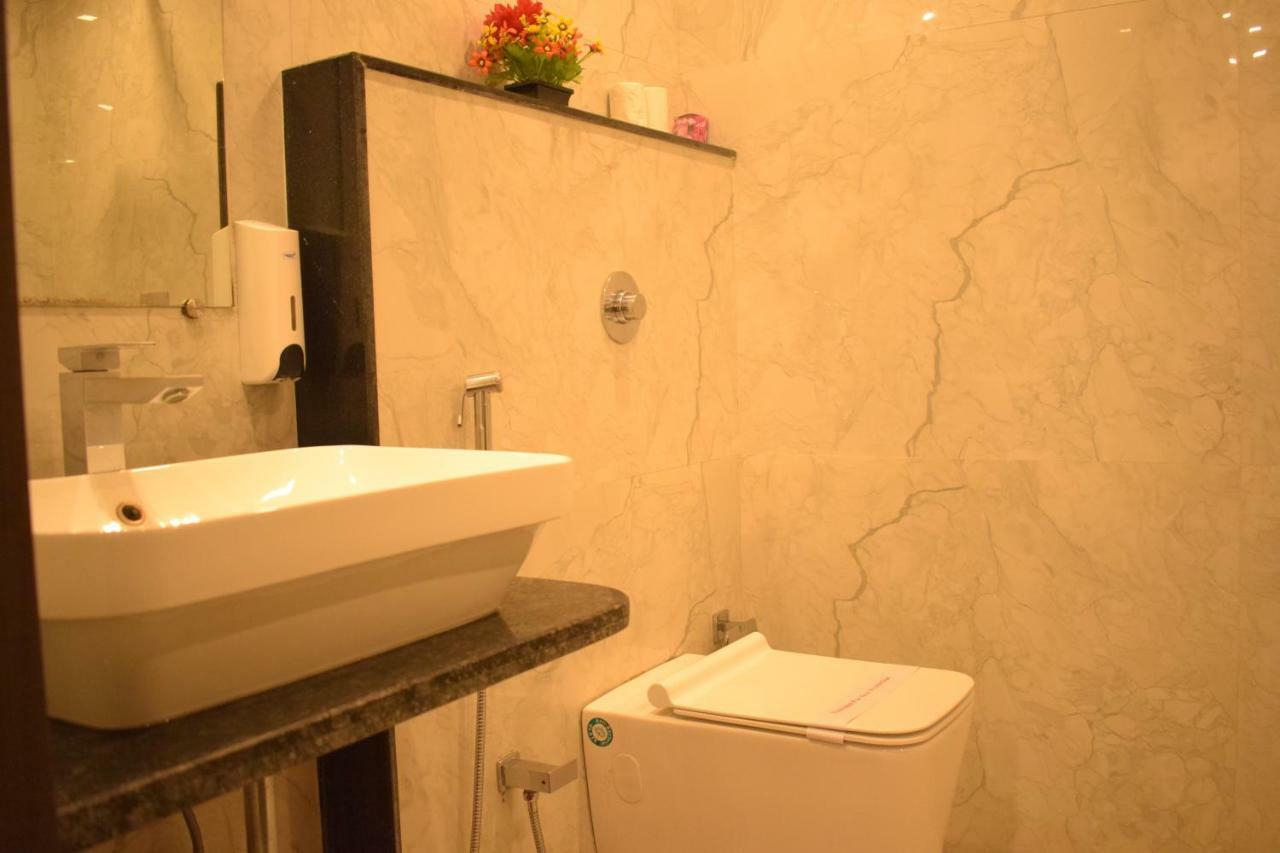 Hotel Hari Vilaas Варанаси Екстериор снимка